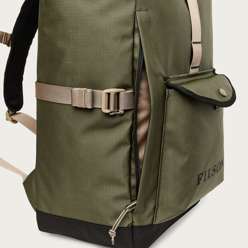 All-weather backpack par Filson | Olive / black / covert (Green)