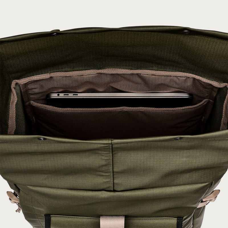 All-weather backpack par Filson | Olive / black / covert (Green)