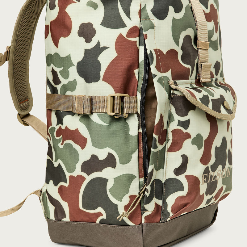 All-weather backpack par Filson | Shrub camo / canteen / covert (Multicolour)