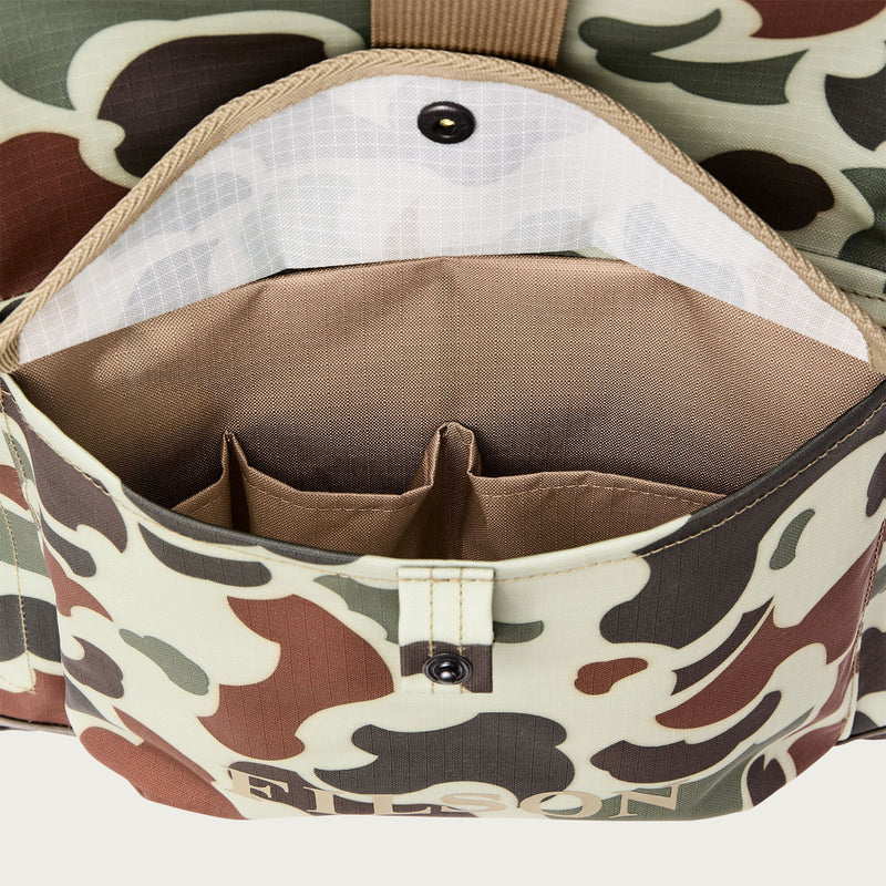 All-weather backpack par Filson | Shrub camo / canteen / covert (Multicolour)