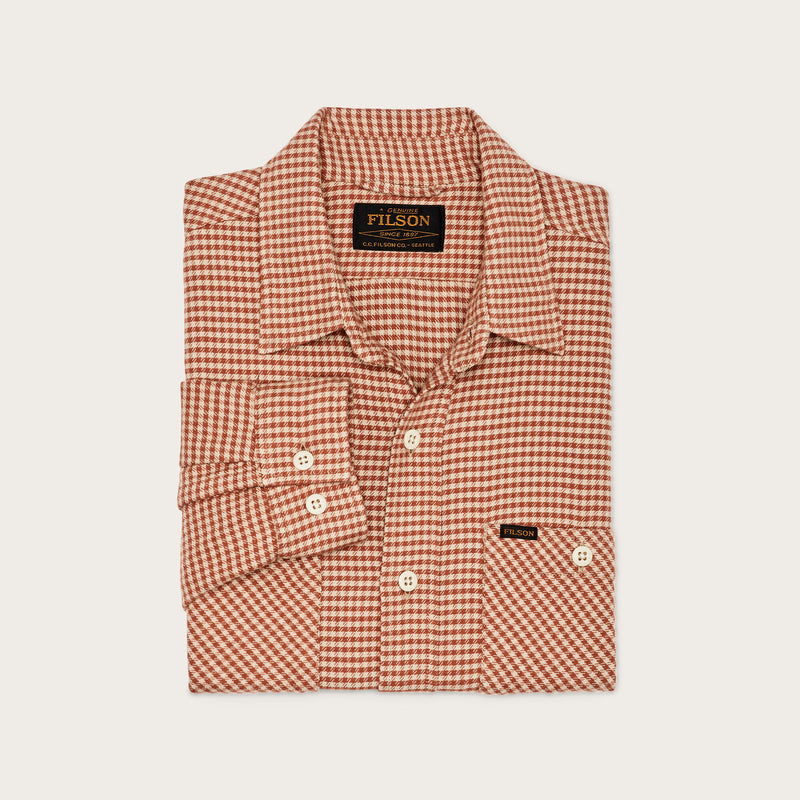 The rangeland flannel shirt di Filson | Salmon / oat houndstooth (Orange)