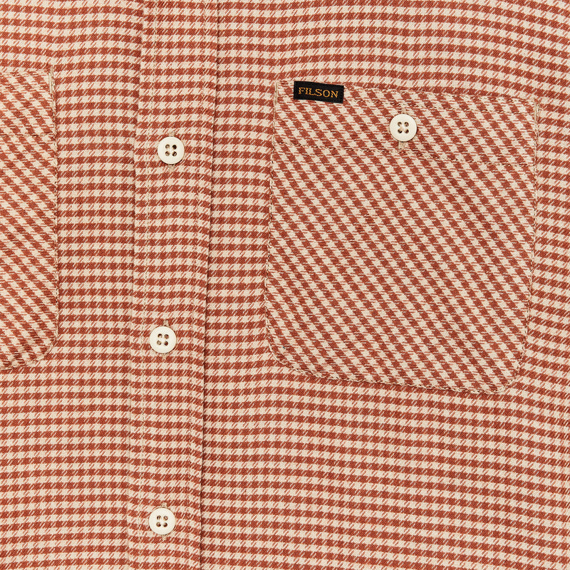 The rangeland flannel shirt di Filson | Salmon / oat houndstooth (Orange)