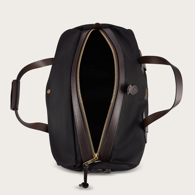 Small rugged twill duffle par Filson | Black (Black)