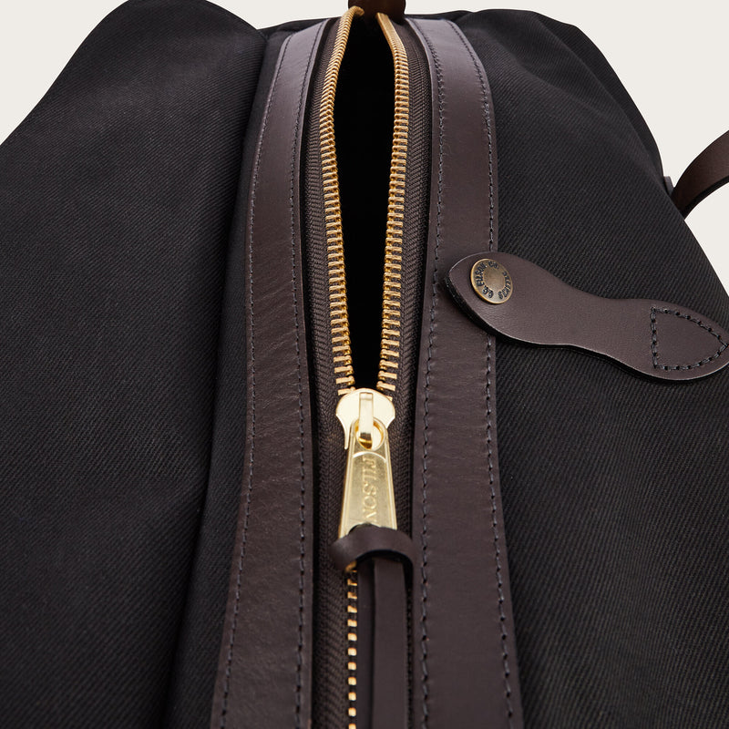 Small rugged twill duffle par Filson | Black (Black)