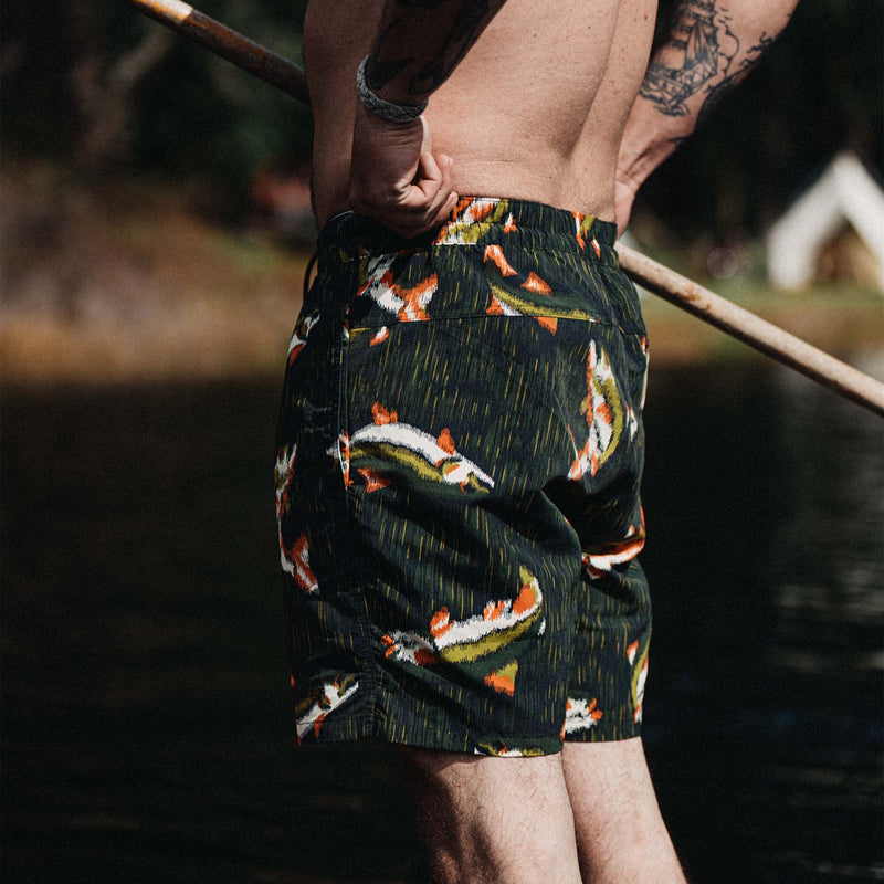 Cooper lake trunks von Filson | Trout falls (Multicolour)