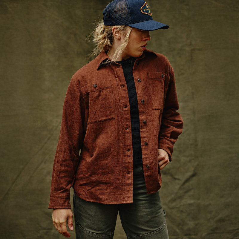 The women’s rangeland flannel shirt by Filson | Chestnut heather (Brown)