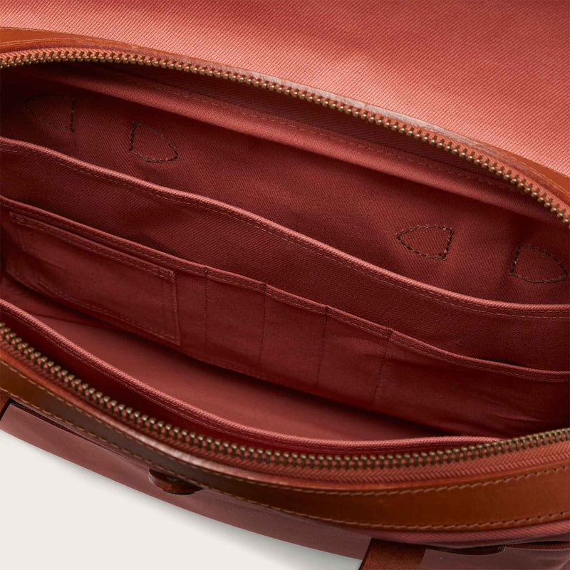 Rugged twill original briefcase par Filson | Cedar red (Red)