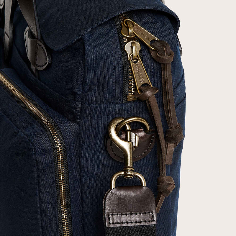 24 hour tin briefcase di Filson | Dark navy (Blue)