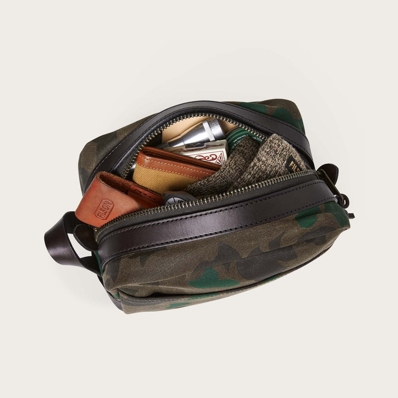 Waxed rugged twill travel kit by Filson | Dark wax shrub camo (Grey)