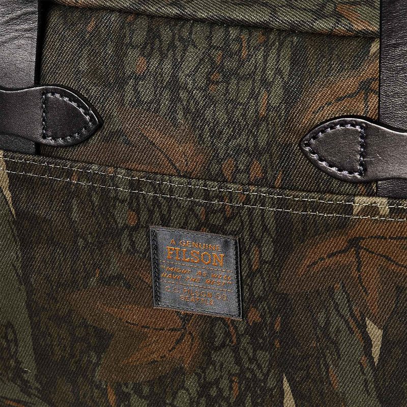 Rugged twill tote bag with zipper di Filson | Maple bark camo (Beige)