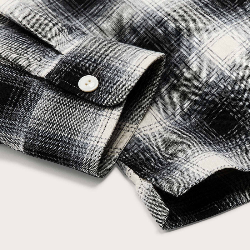 Elk heights camp shirt par Filson | Black / gray shadow plaid (Black)