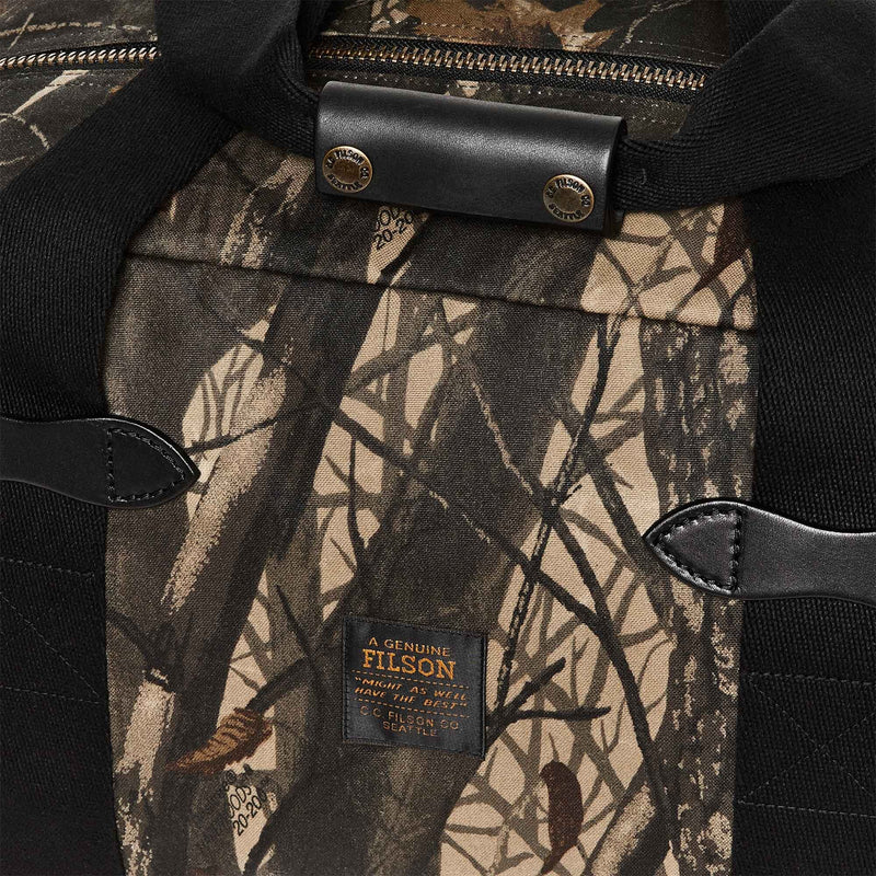 Small tin cloth duffle bag di Filson | Realtree hardwoods camo (Brown)