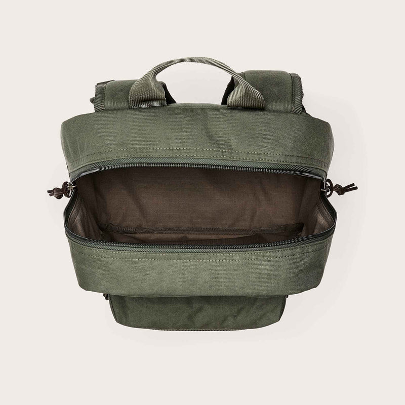 Surveyor 25l backpack by Filson | Service green (Green)