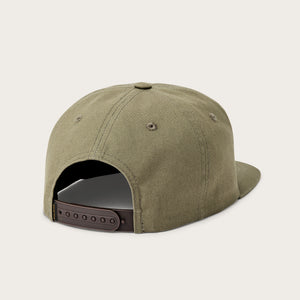 Stencil trucker cap par Filson | Olive (Green)