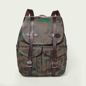 Large waxed rugged twill rucksack von Filson | Dark wax shrub camo (Gray)