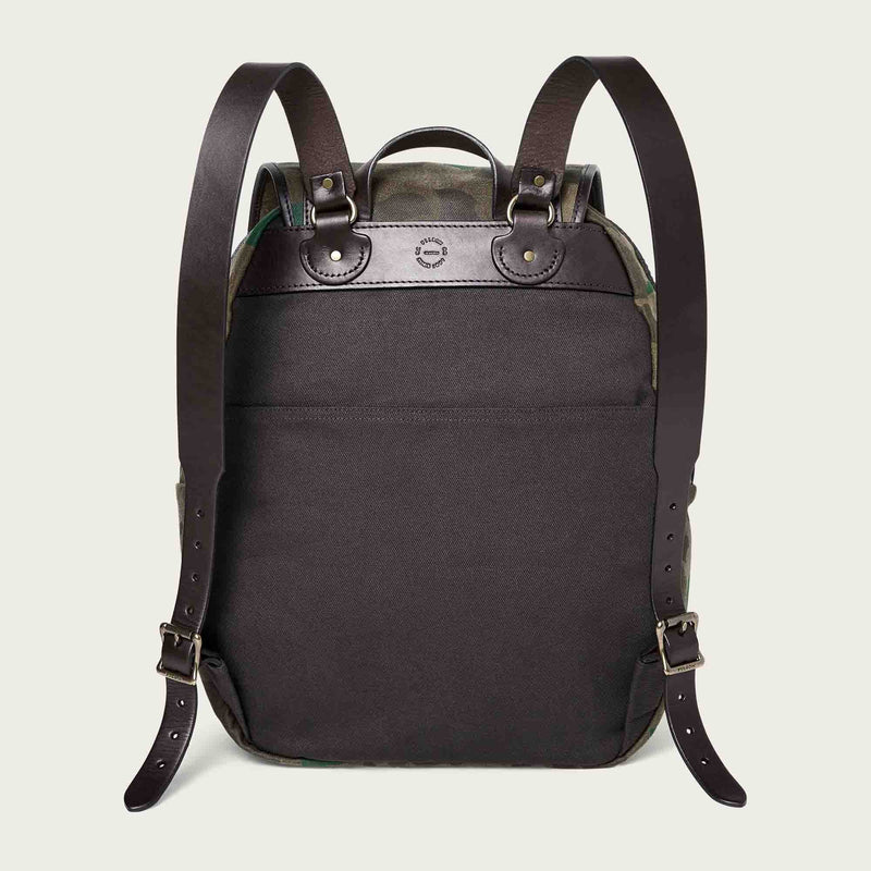 Large waxed rugged twill rucksack von Filson | Dark wax shrub camo (Gray)