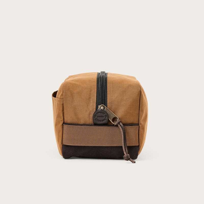 Travel pack by Filson | Whiskey (Beige)