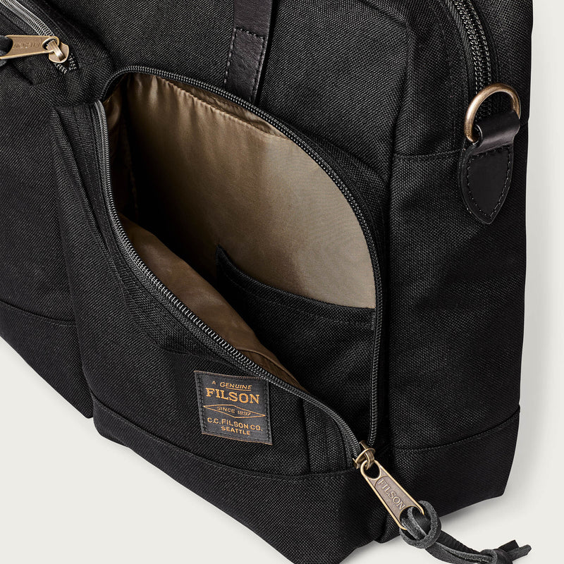 Dryden briefcase par Filson | Black (Black)
