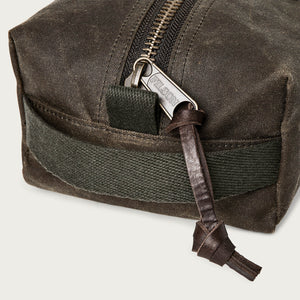 Tin cloth travel kit von Filson | Otter green (Green)