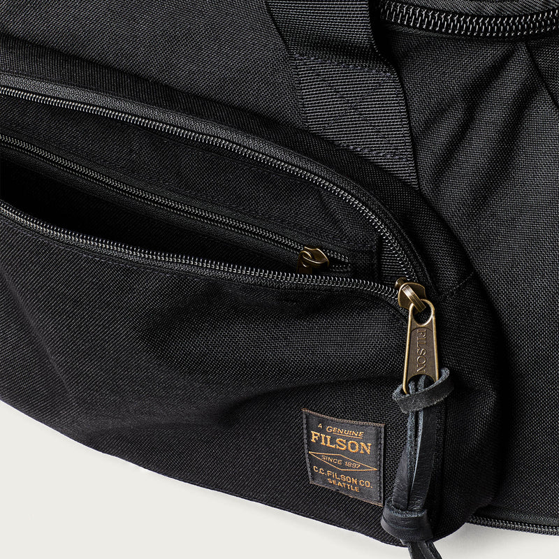 Dryden duffle pack par Filson | Black (Black)