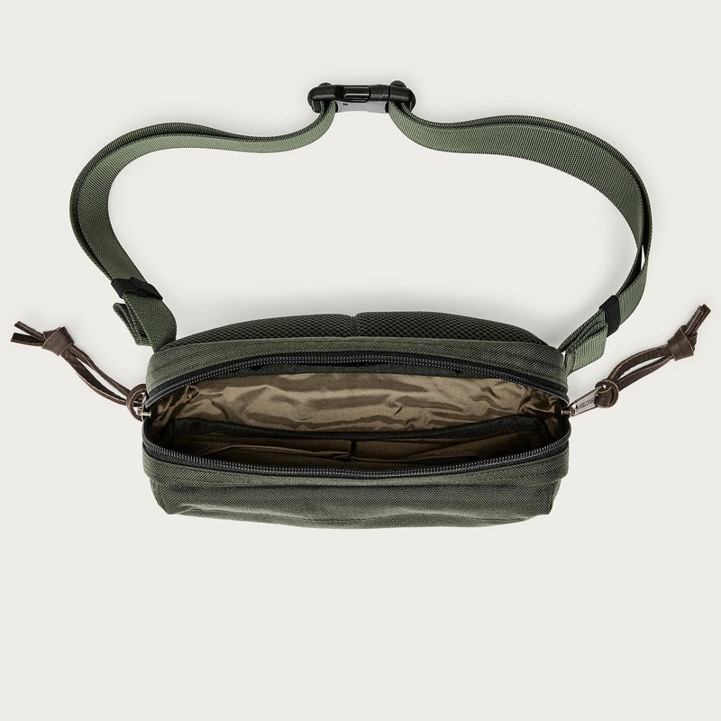 Dryden crossbody bag par Filson | Otter green (Green)