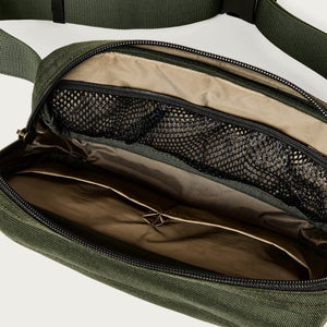 Dryden crossbody bag par Filson | Otter green (Green)