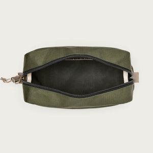 All-weather travel pack par Filson | Olive / black / covert (Green)