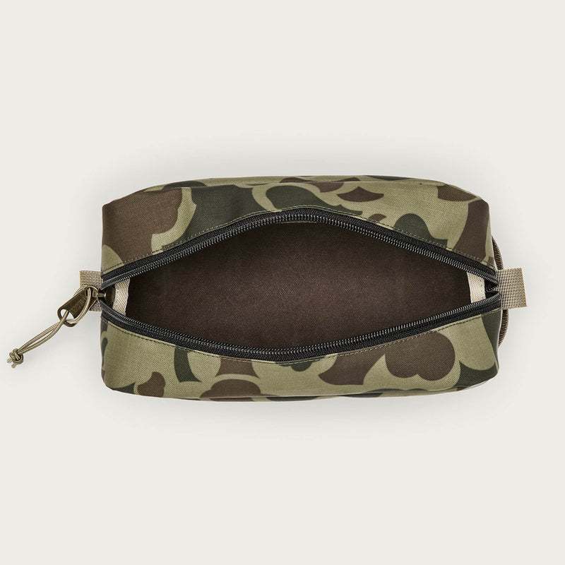 All-weather travel pack par Filson | Tundra shrub camo (Green)