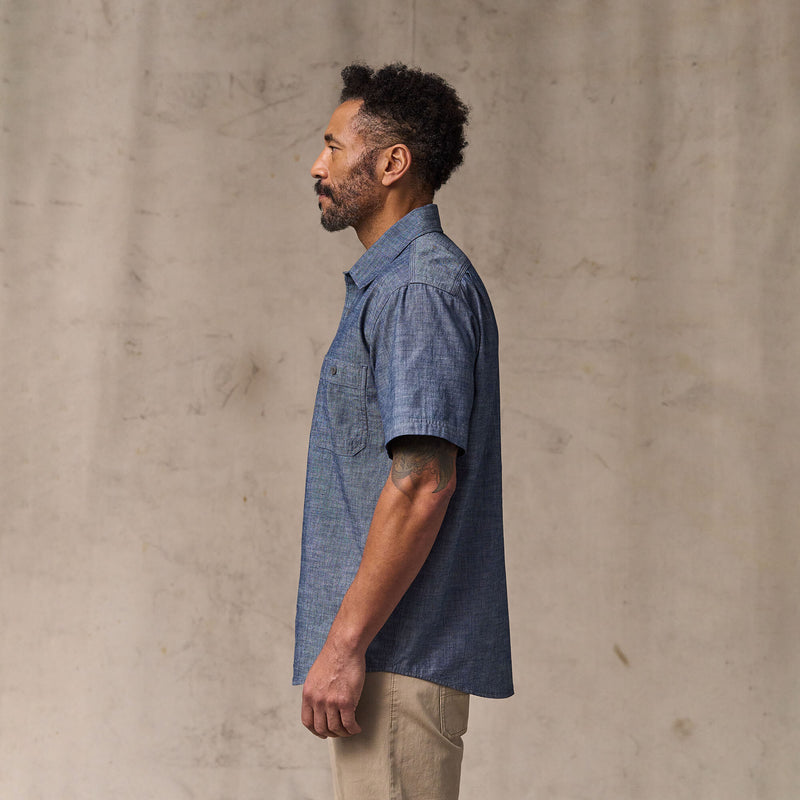 Short sleeve chambray shirt by Filson | Vintage fade chambra (Blue)