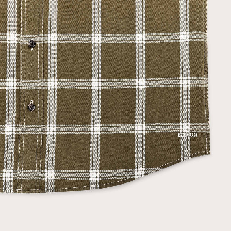 Short sleeve lightweight alaskan guide shirt von Filson | Green / white plaid (Multicolor)