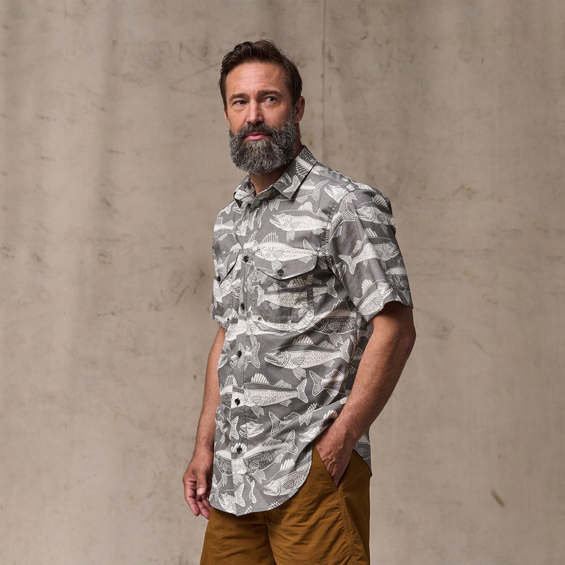 Twin lakes short sleeve sport shirt by Filson | Beluga / print (Gray)