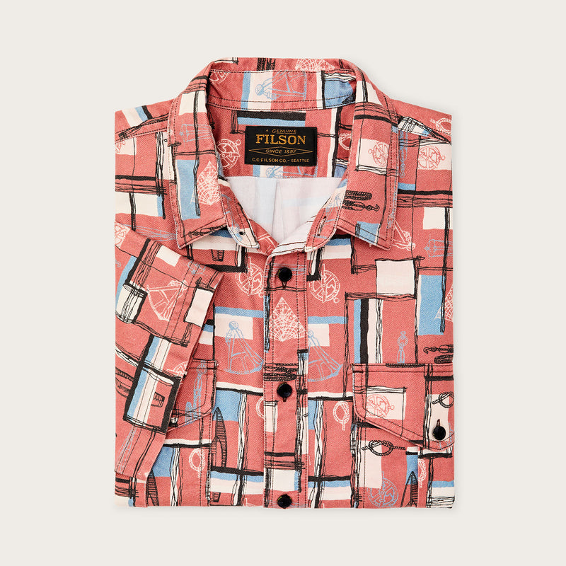 Short sleeve lightweight alaskan guide shirt par Filson | Russet / print (Pink)