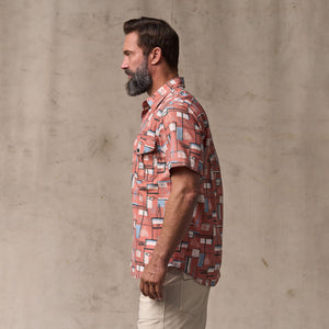 Short sleeve lightweight alaskan guide shirt par Filson | Russet / print (Pink)