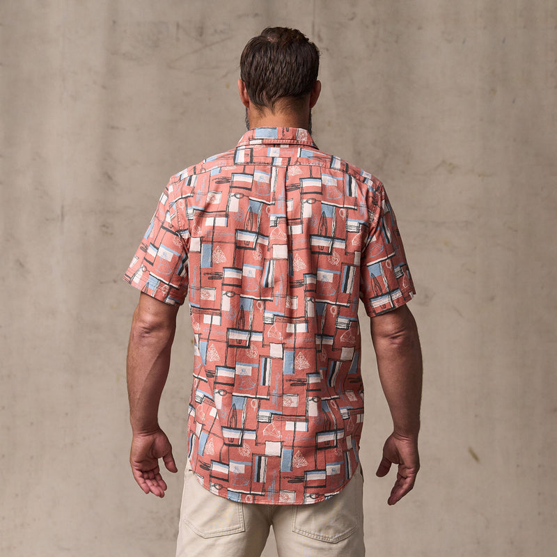 Short sleeve lightweight alaskan guide shirt par Filson | Russet / print (Pink)