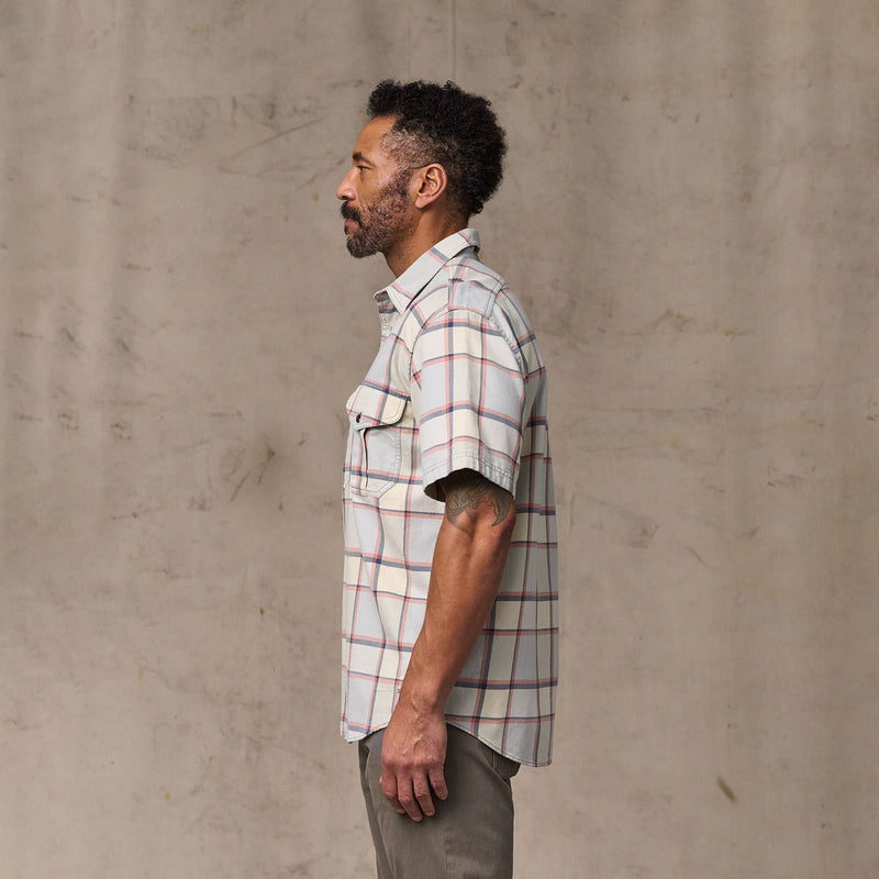 Short sleeve lightweight alaskan guide shirt par Filson | Light blue / tan plaid (Multicolor)