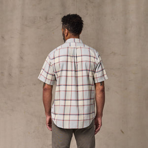 Short sleeve lightweight alaskan guide shirt par Filson | Light blue / tan plaid (Multicolor)