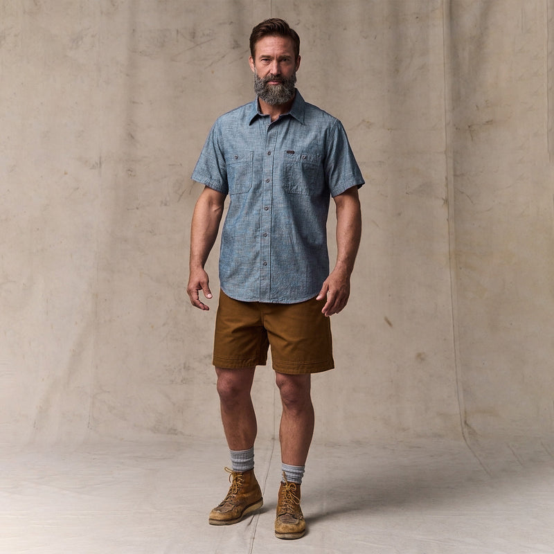 Short sleeve embroidered chambray shirt par Filson | Rinsed indigo chambray (Blue)