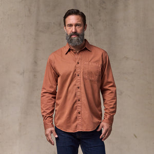 4.5-oz. twill shirt par Filson | Copper brown (Red)