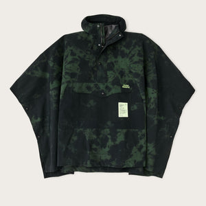 Filson x housefly swiftwater rain poncho von Filson | Dark green tie dye (Green)