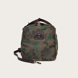 Medium waxed rugged twill duffle bag by Filson | Dark wax shrub camo (Grey)