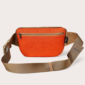 Surveyor crossbody pack di Filson | Dark tan flame (Orange)