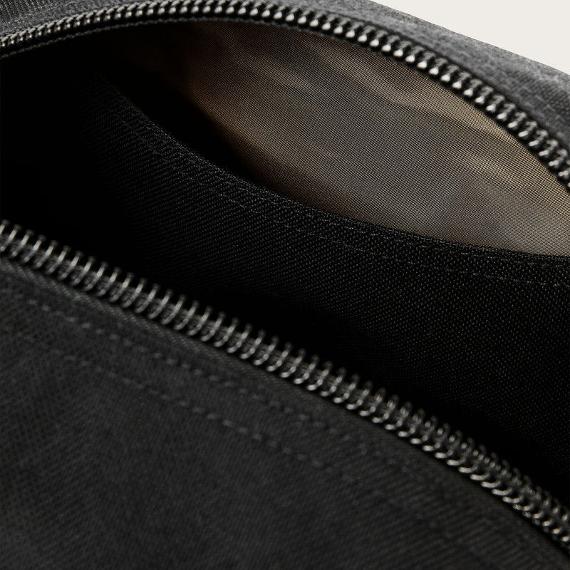 Dryden travel pack par Filson | Black (Black)