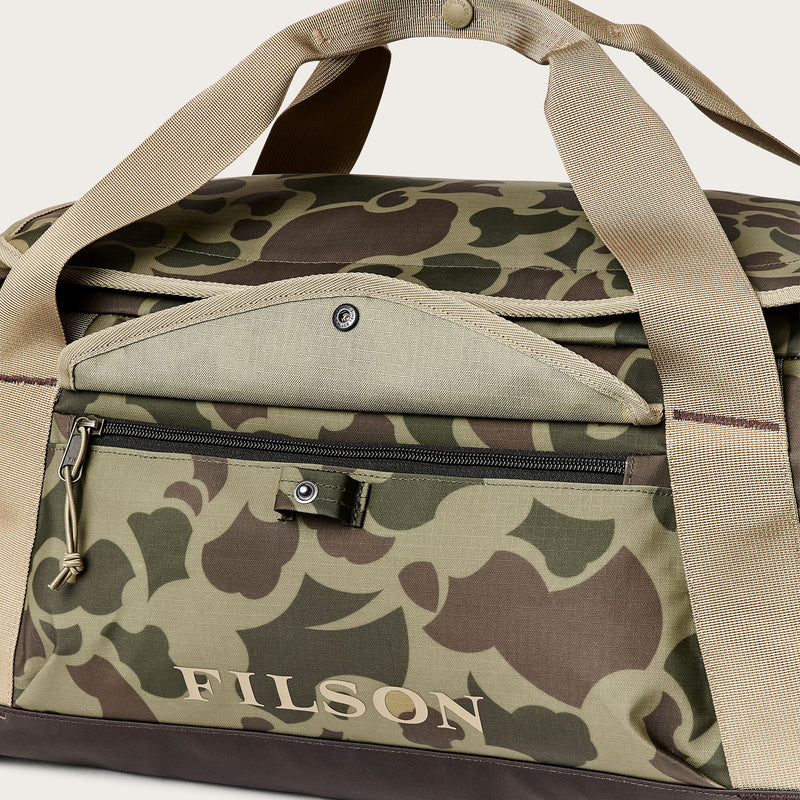 All-weather 40l duffle bag par Filson | Tundra shrub camo (Green)