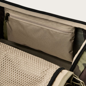 All-weather 40l duffle bag par Filson | Tundra shrub camo (Green)