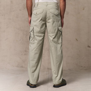 Tropical poplin cargo pants by Filson | Dried sage (White)