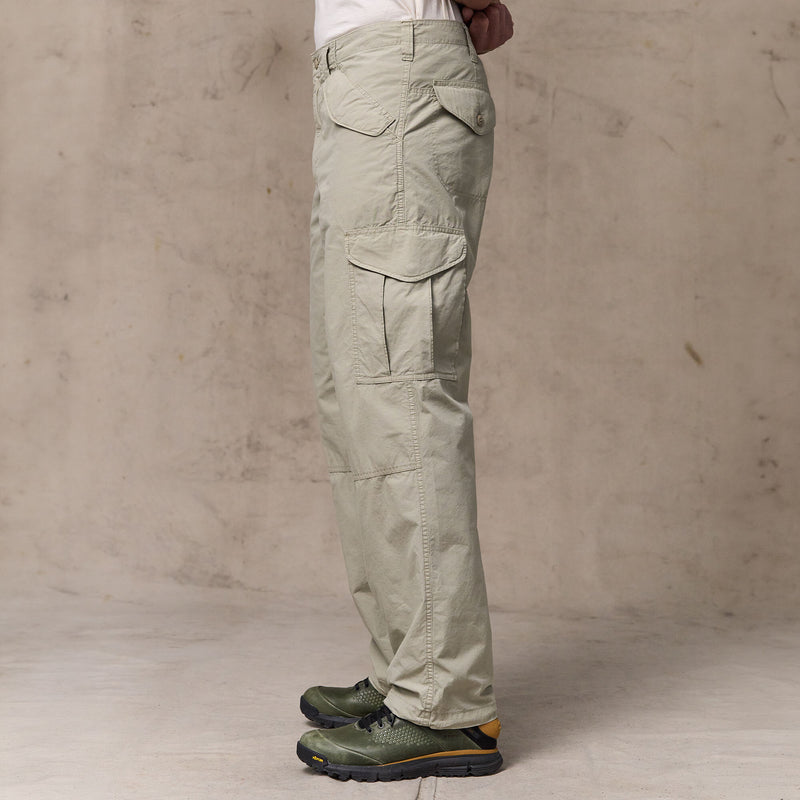Tropical poplin cargo pants by Filson | Dried sage (White)