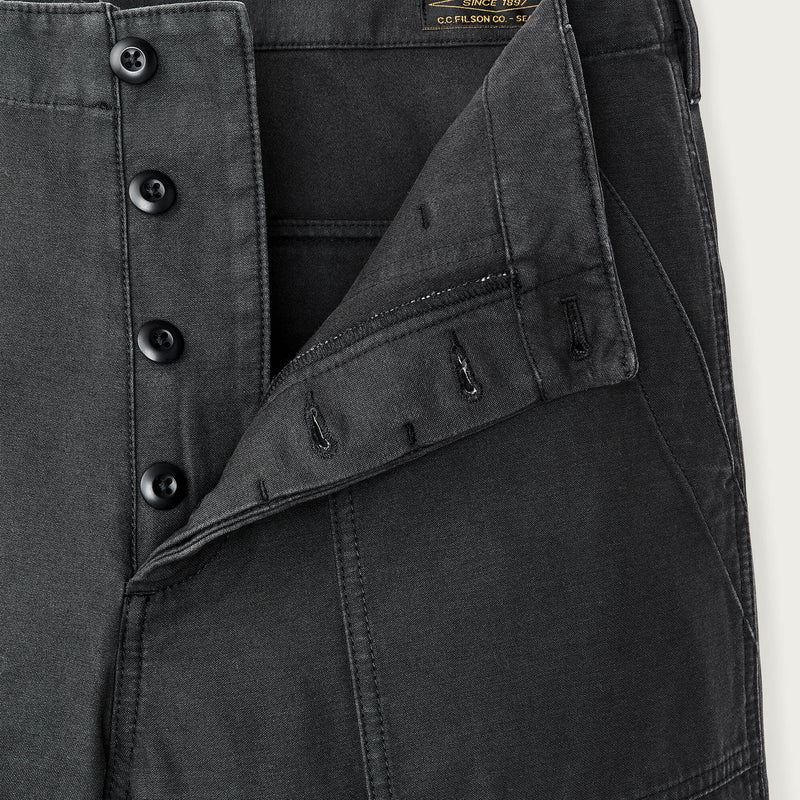 Field supply shorts par Filson | Washed faded black (Black)