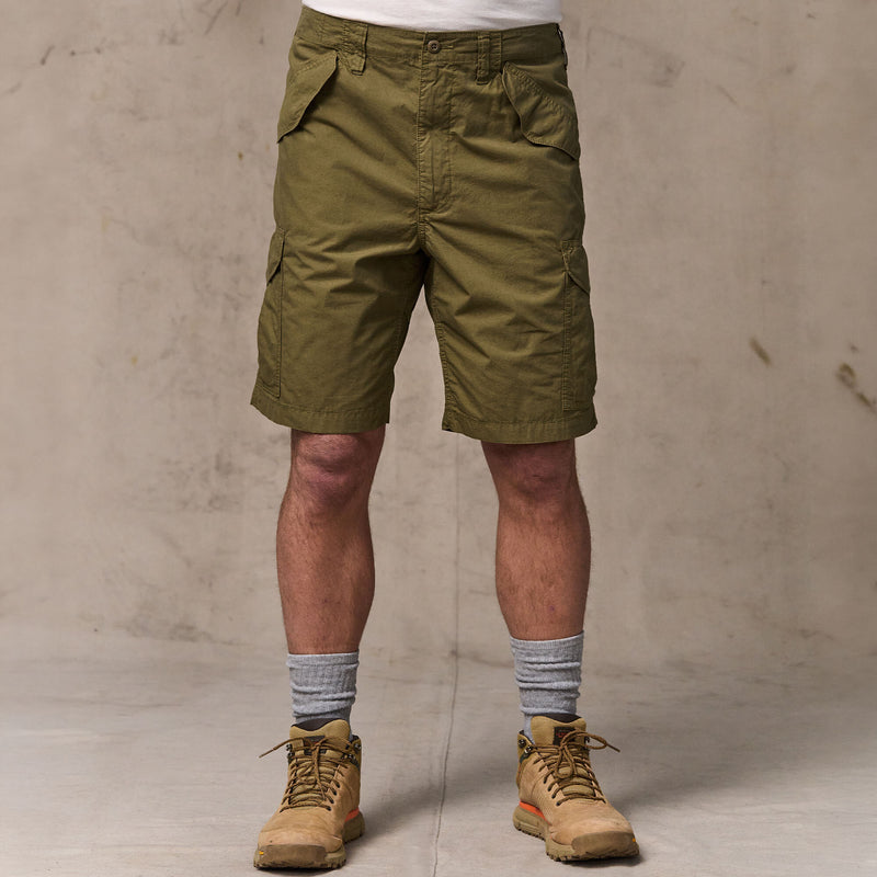 Tropical poplin cargo shorts par Filson | Military olive (Green)