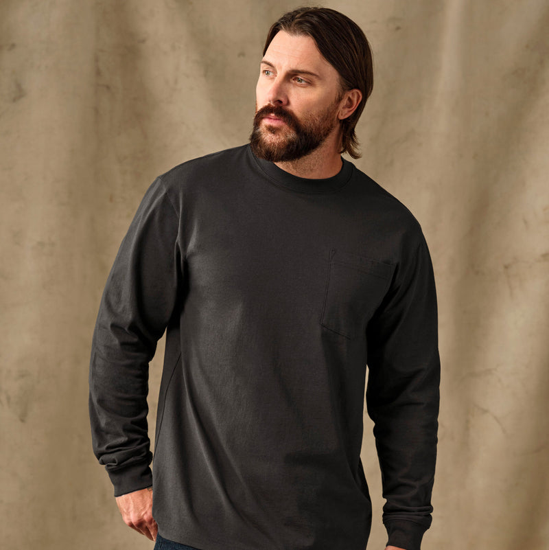 Long sleeve outfitter pocket t-shirt by Filson | Faded black (Black)