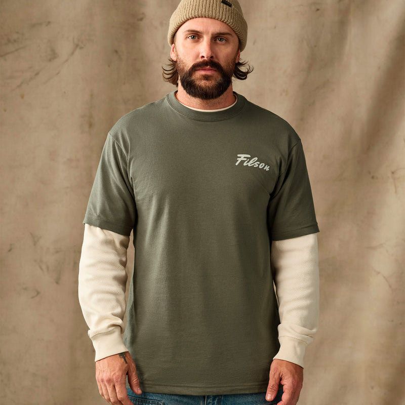 Buck graphic t-shirt par Filson | Shale (Green)